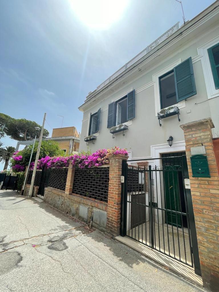 Vila La Terrazza Sul Mare Santa Marinella Exteriér fotografie